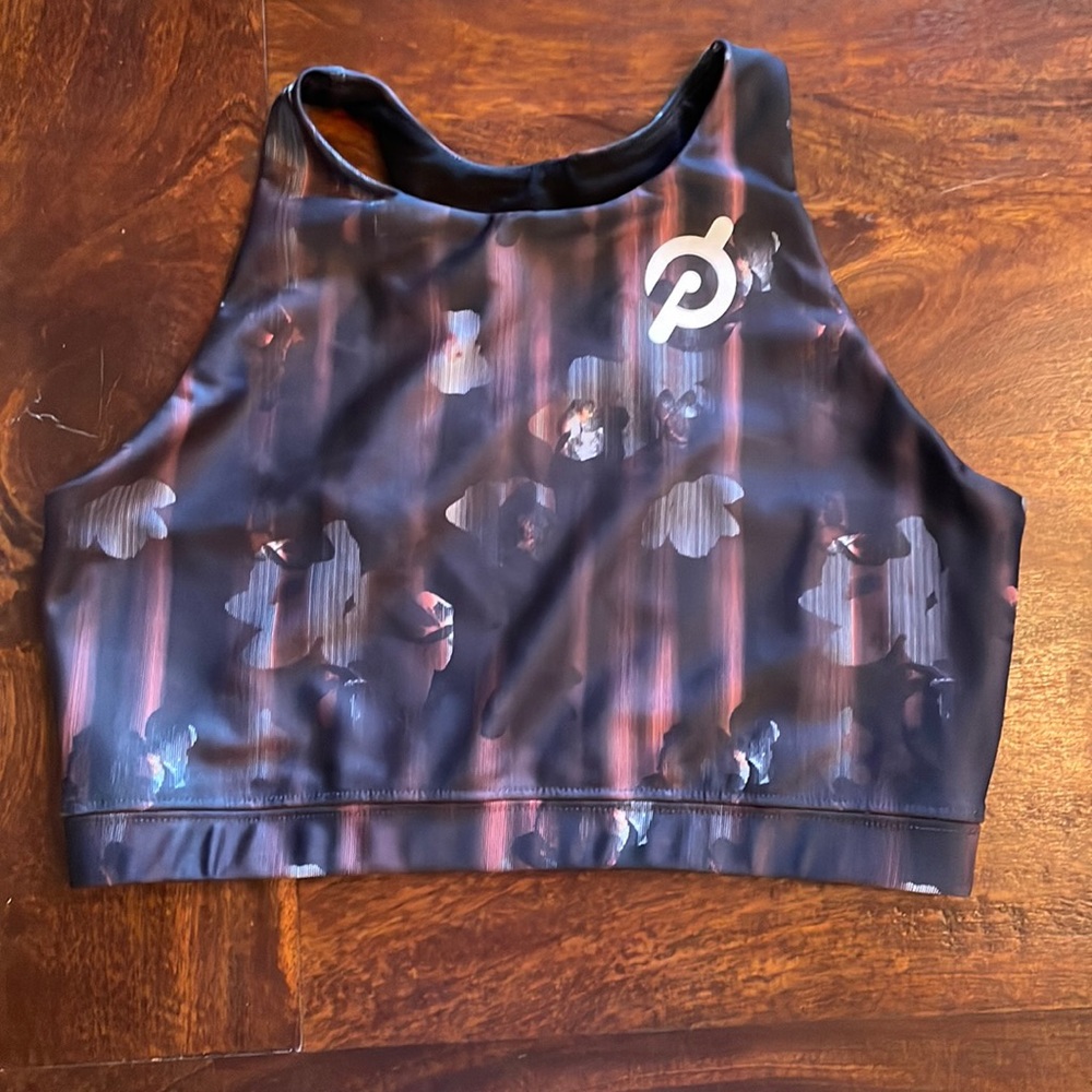 Peloton women’s sports bra. Size medium